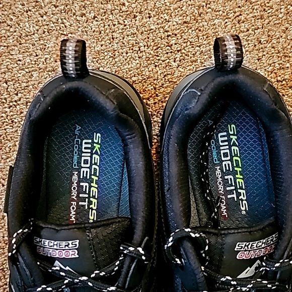 Men's Sneakers - Picture 9 of 16